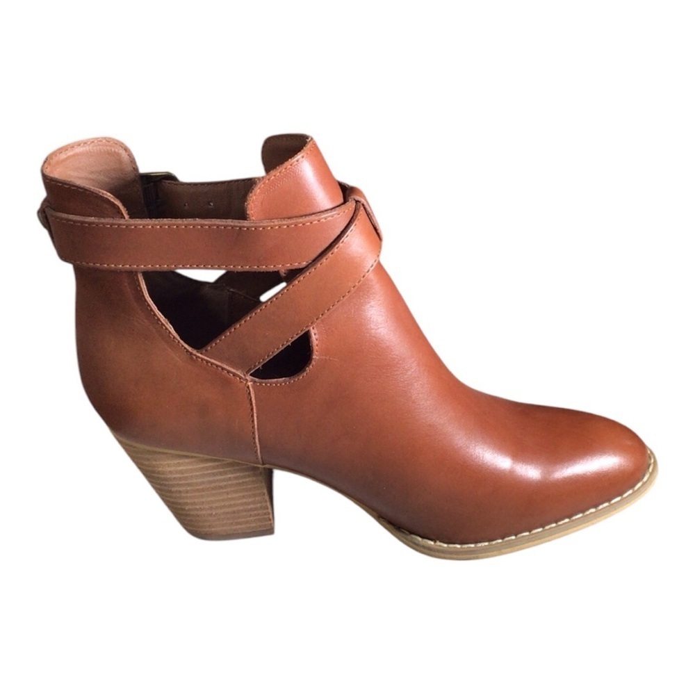 Reba Tan Leather Heeled Woman’s Ankle Booties NWOB size 8.5